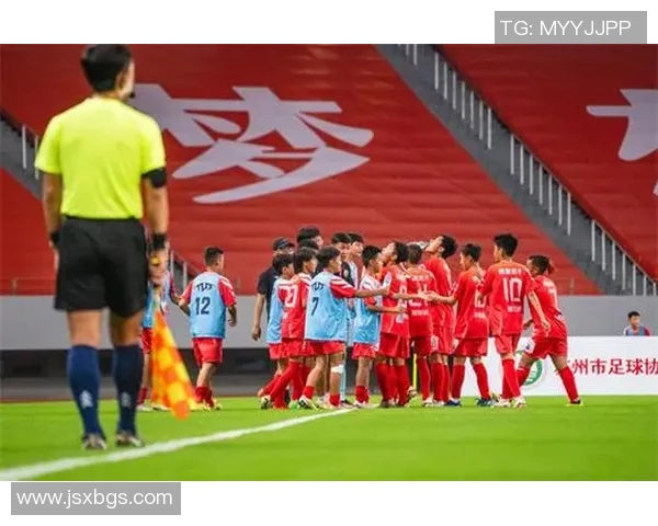 青少年足球训练营助力梦想启航培养未来足球明星的全方位成长计划